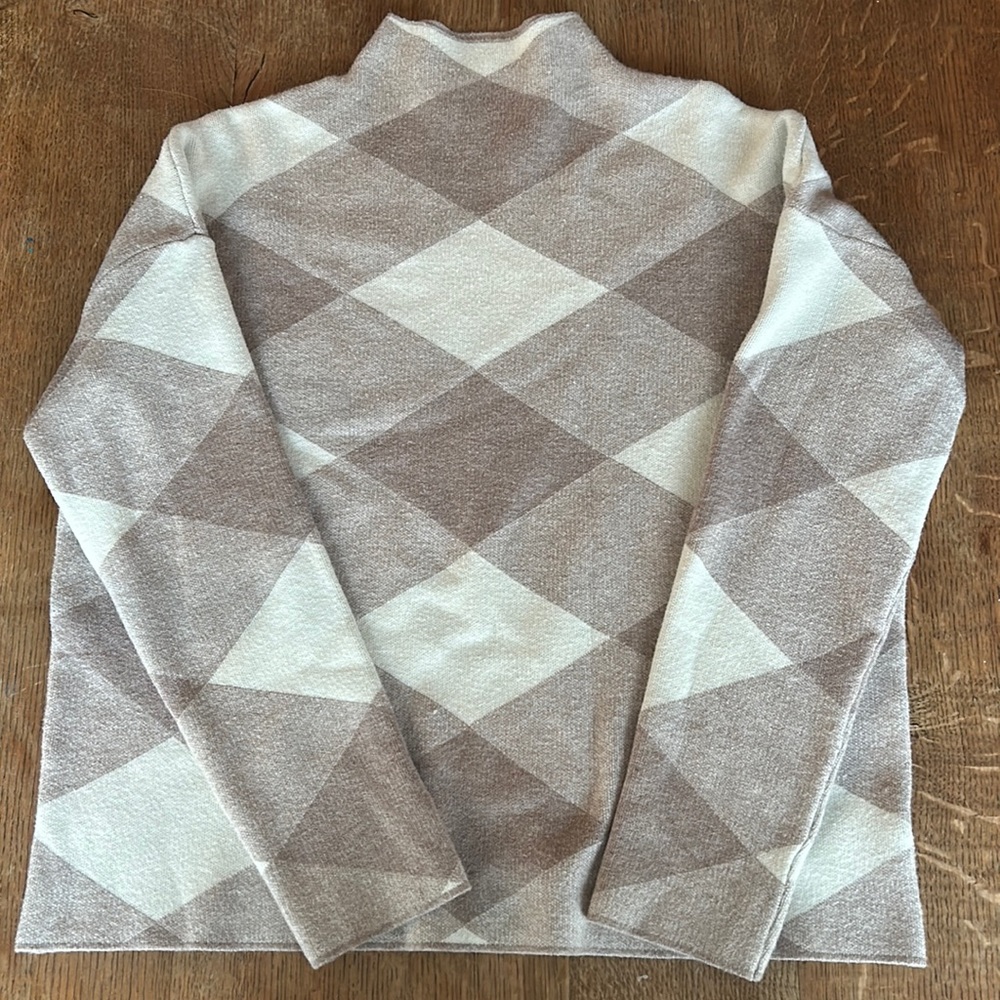 Tahari argyle sweater